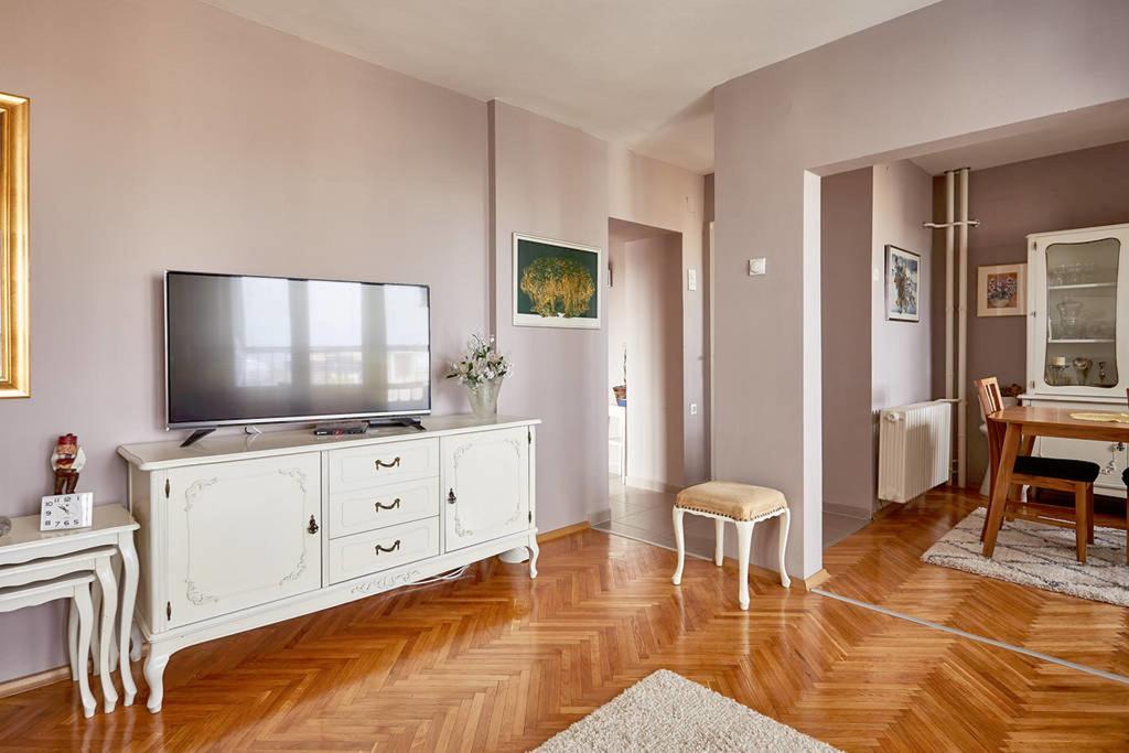 Spacious Modern Apartment In Peaceful Neighborhood Skopje Ngoại thất bức ảnh