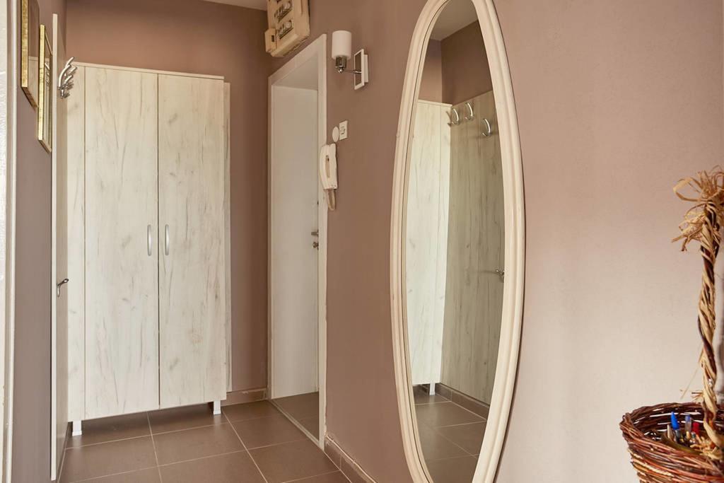Spacious Modern Apartment In Peaceful Neighborhood Skopje Ngoại thất bức ảnh